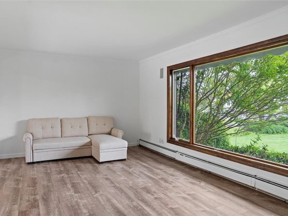16 Eastland Drive, Glen Cove NY 11542