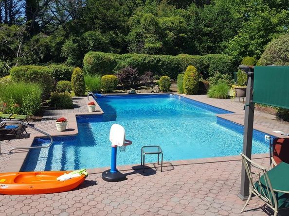 16 Eastland Drive, Glen Cove NY 11542