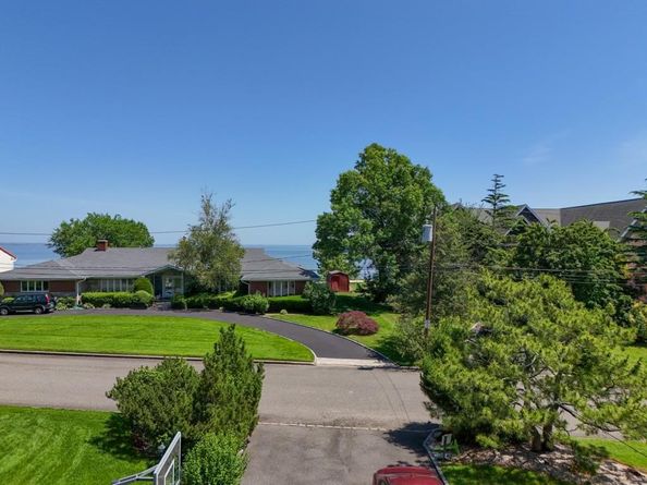 16 Eastland Drive, Glen Cove NY 11542