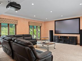 16 Eastland Drive, Glen Cove NY 11542
