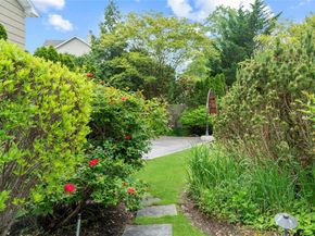 16 Eastland Drive, Glen Cove NY 11542