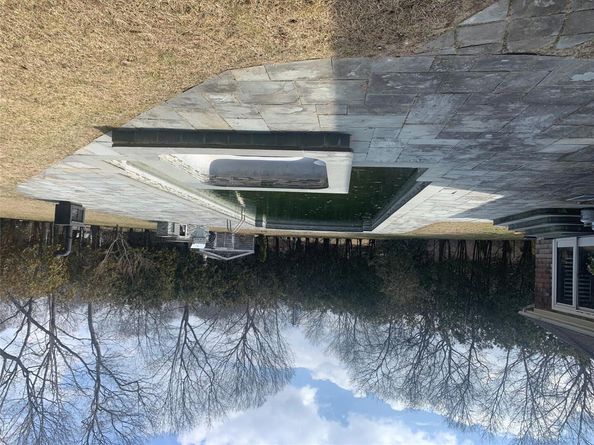 39 Washington Avenue, East Hampton NY 11937