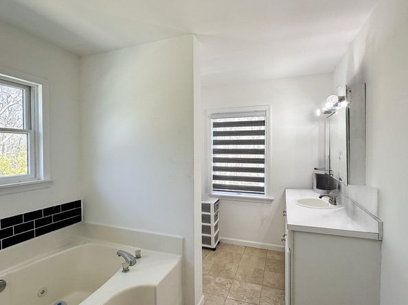 39 Washington Avenue, East Hampton NY 11937
