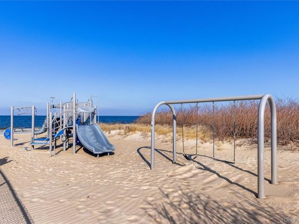 798 Sound Shore Road, Jamesport NY 11947