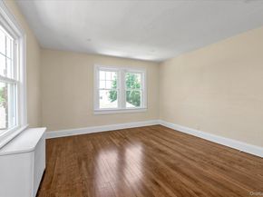 15 Hampton Road, Lynbrook NY 11563
