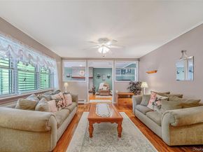 20 Loretta Court, Coram NY 11727