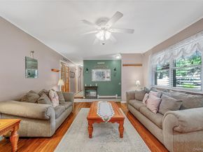 20 Loretta Court, Coram NY 11727