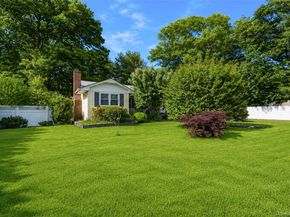 20 Loretta Court, Coram NY 11727