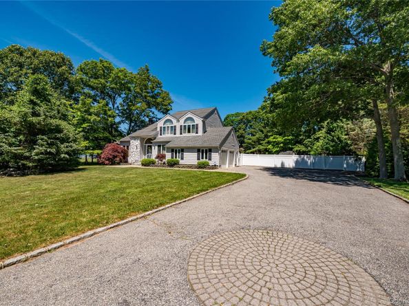 11 Annemarie Drive, Saint James NY 11780