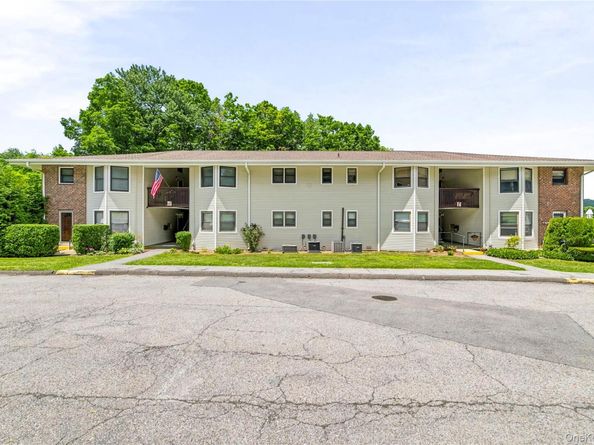 27 Walden Court J, Yorktown Heights NY 10598