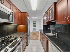 4 Consulate Drive 3C, Tuckahoe NY 10707