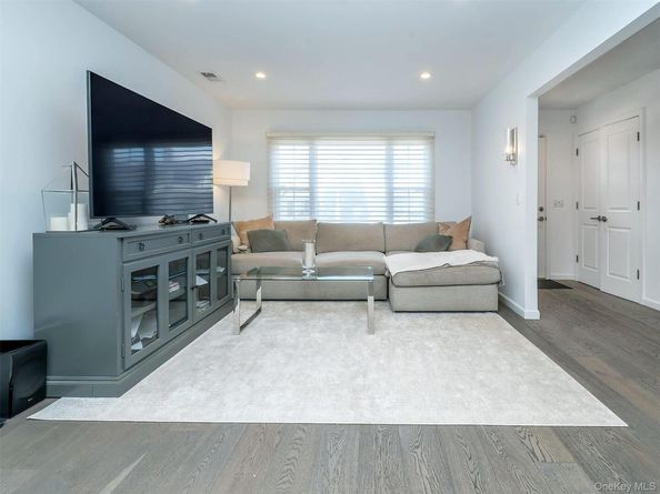 183 Soundview Drive, Port Washington NY 11050