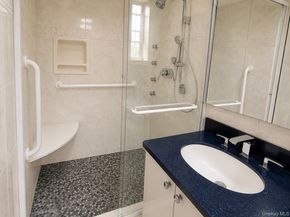 162-01 Powells Cove Boulevard 2G, Beechhurst NY 11357