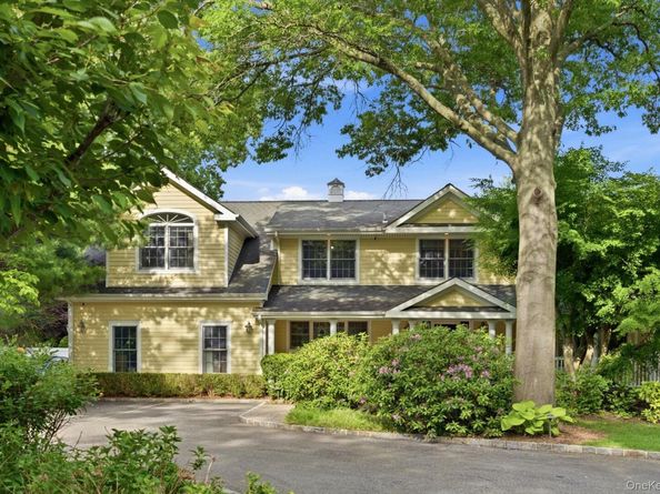 316 S Woods Road, Woodbury NY 11797
