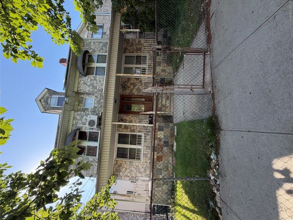 3643 Paulding Avenue, Bronx NY 10469