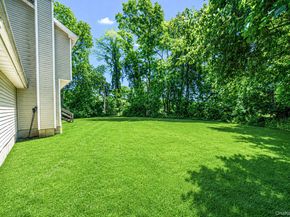 20 Essex Circle, Shirley NY 11967