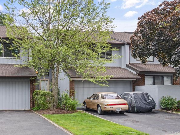 83 Foxwood Drive, Jericho NY 11753