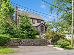 17 Old Orchard Road, New Rochelle NY 10804