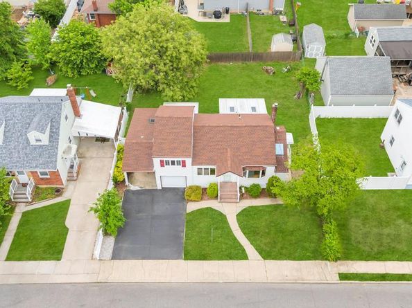 125 S 5th Street, Bethpage NY 11714