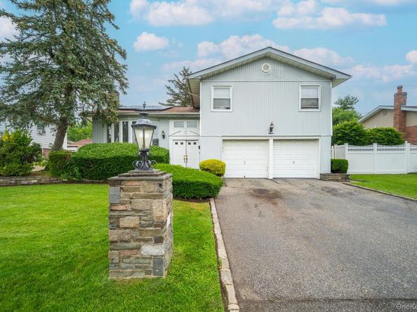 15 Jackie Drive, Westbury NY 11590