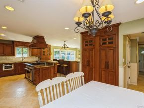 5 Blossom Street, Dix Hills NY 11746