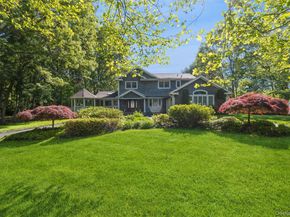 5 Blossom Street, Dix Hills NY 11746