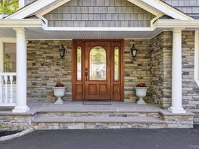 5 Blossom Street, Dix Hills NY 11746