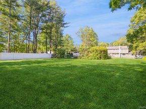5 Blossom Street, Dix Hills NY 11746