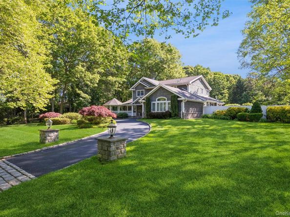 5 Blossom Street, Dix Hills NY 11746