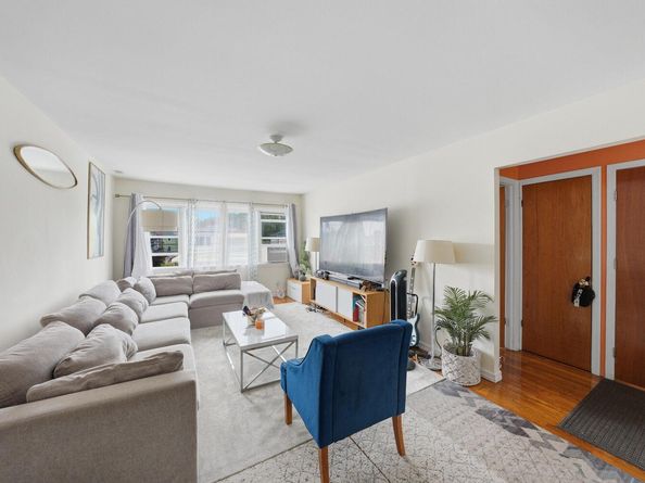 10-37 BAY 31ST Street 2, Queens NY 11691