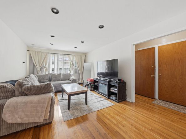 10-37 BAY 31ST Street 2, Queens NY 11691