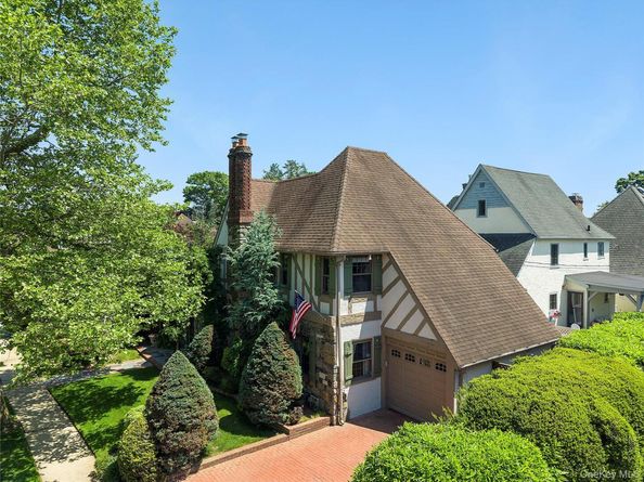 58 Park Lane, Rockville Centre NY 11570