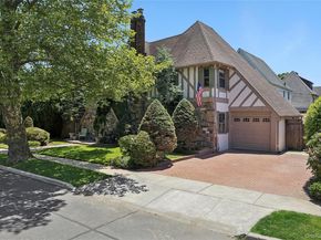 58 Park Lane, Rockville Centre NY 11570