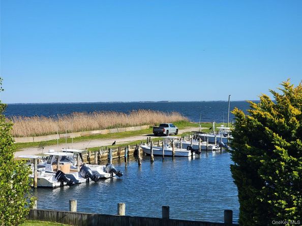 23 Dalny Place, Sayville NY 11782