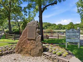 4 Landing Meadow Road, Smithtown NY 11787