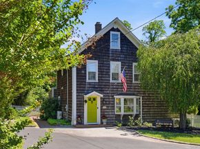 4 Landing Meadow Road, Smithtown NY 11787
