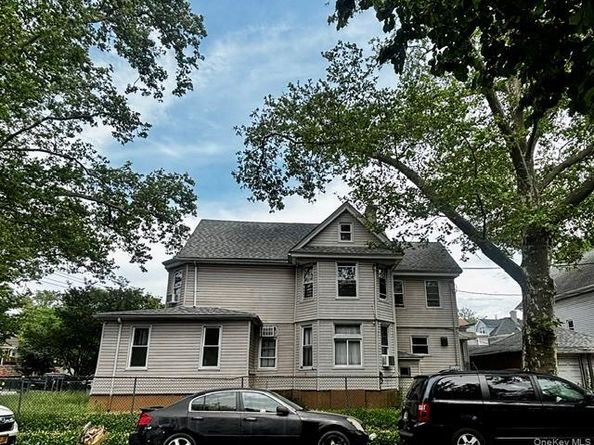 11602 91st Ave, Richmond Hill NY 11418