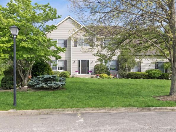 3 Naomi Court, Melville NY 11747