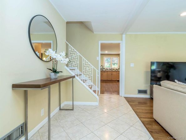 22 Andover Road, Port Washington NY 11050