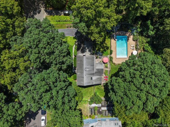 8 Washington Avenue, East Setauket NY 11733