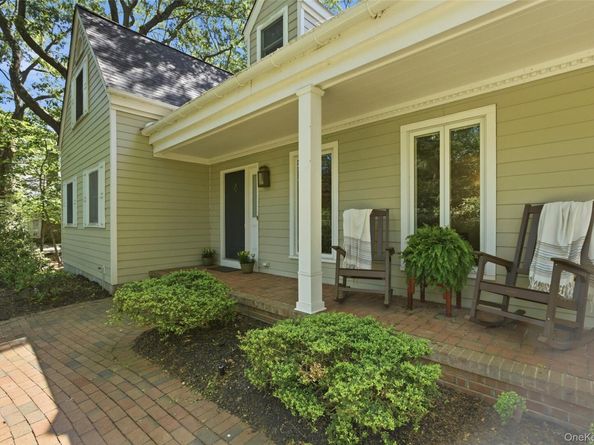 4 Waterview Lane, East Setauket NY 11733