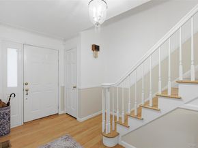 4 Waterview Lane, East Setauket NY 11733