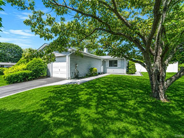 77 Masonic Avenue, Holtsville NY 11742