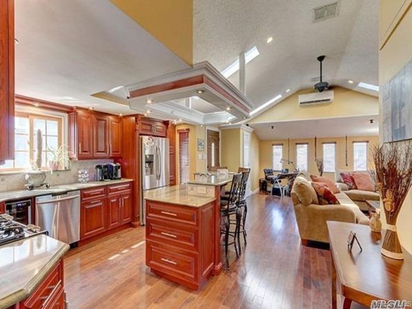 123 Clubhouse Road, Bellmore NY 11710