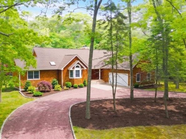 33 Windwood Court, Westhampton NY 11977