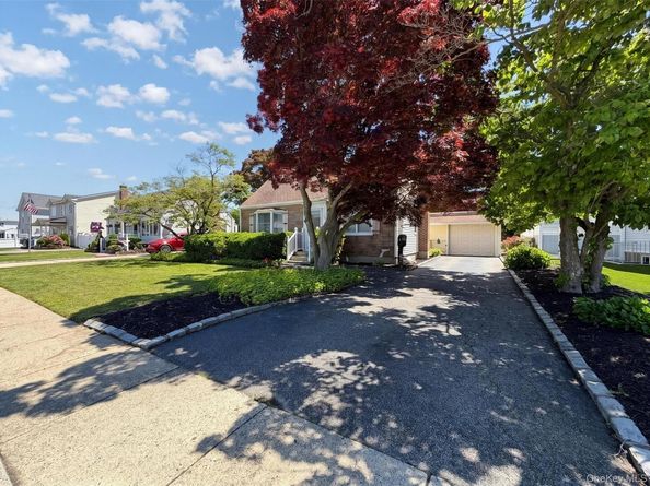 3584 Condor Road, Levittown NY 11756