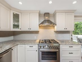 17 Lewis Circle, Babylon NY 11702