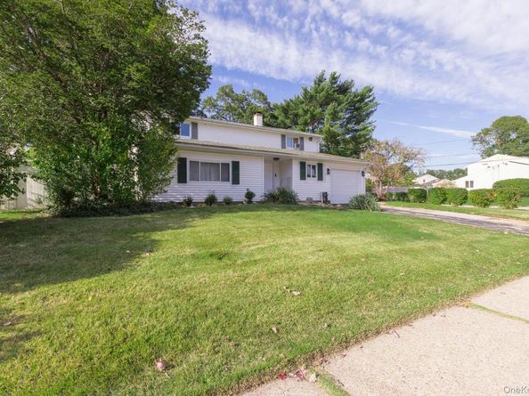 27 Monterey Lane, Centereach NY 11720
