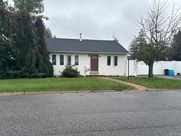 30 Jenkins Avenue, North Babylon NY 11703