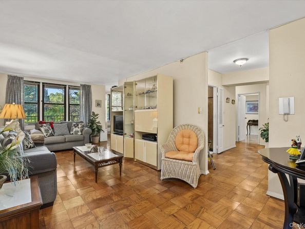 1874 Pelham Parkway S 2R, Bronx NY 10461